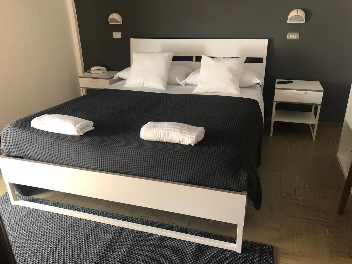 Hotel Aplo - Breakfast Experience Cervia Ngoại thất bức ảnh