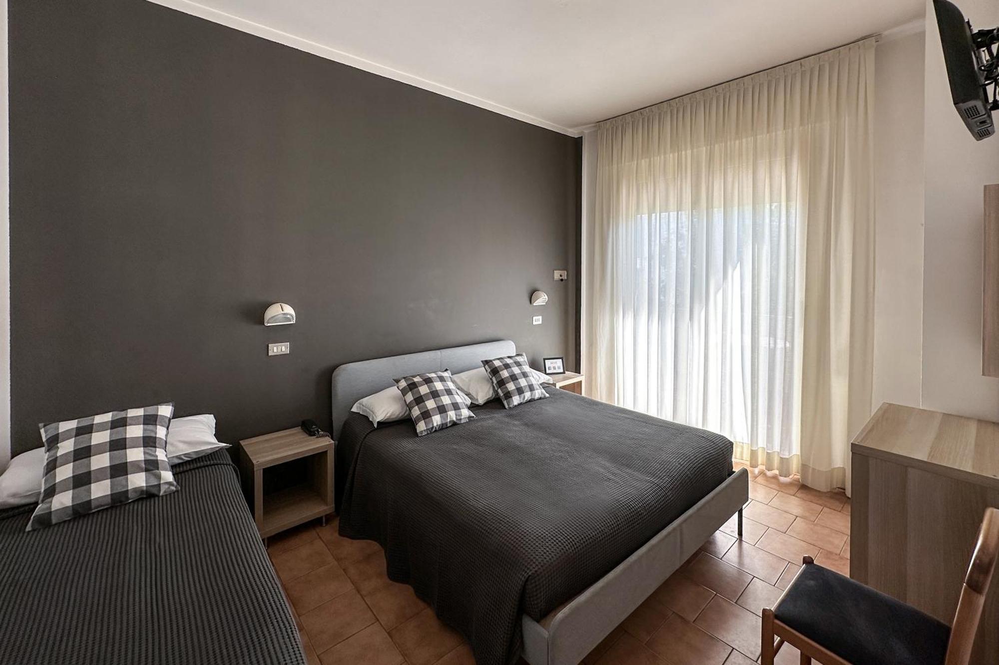 Hotel Aplo - Breakfast Experience Cervia Ngoại thất bức ảnh