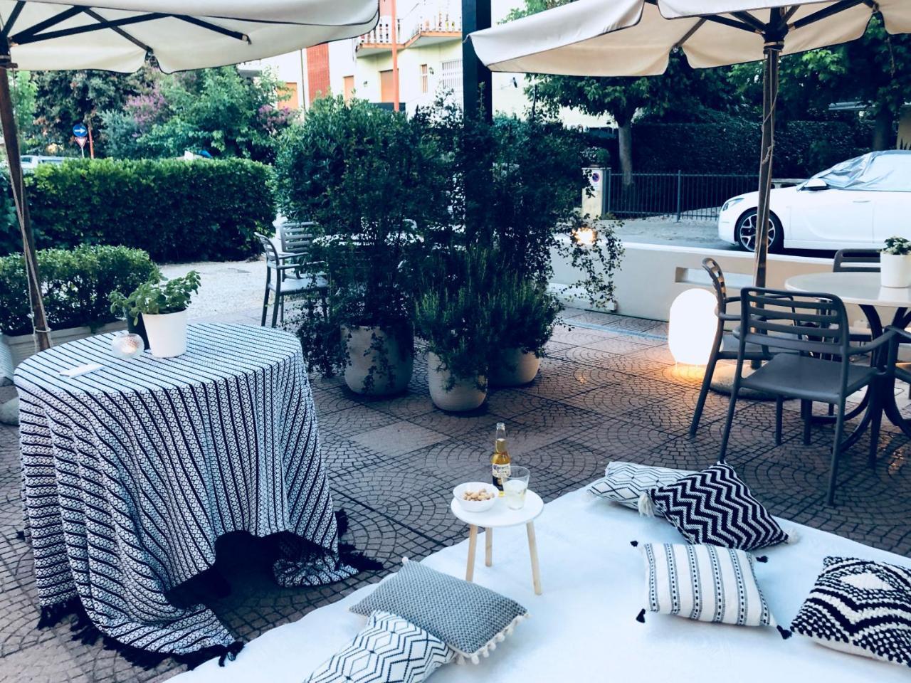 Hotel Aplo - Breakfast Experience Cervia Ngoại thất bức ảnh